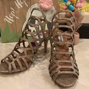 STEVE MADDEN strap heels